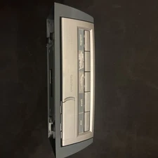 RadioShack AV Selector Switch (Auto Sensing) – Output 1 Partially Damaged