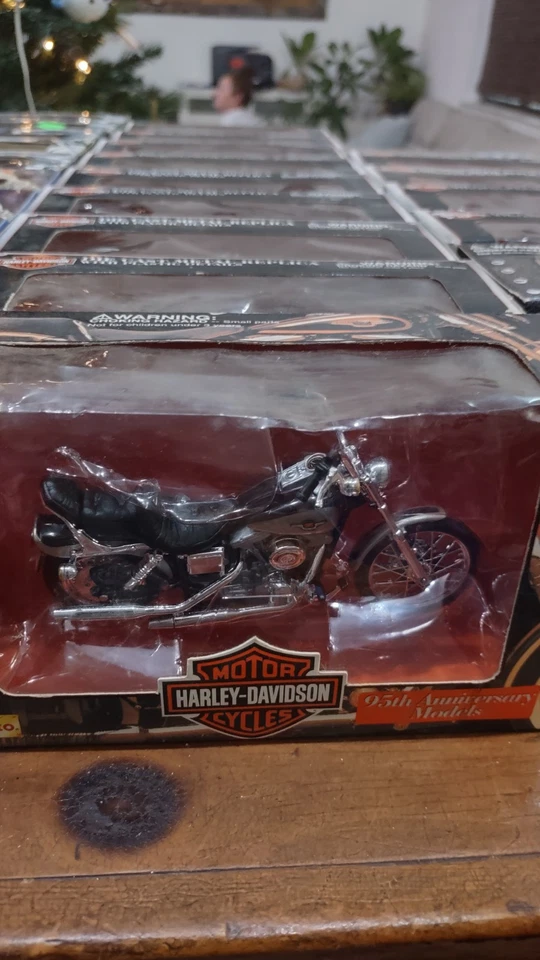 Lote de 42 motocicletas Maisto Harley-Davidson mixtas Foto 4 de 4