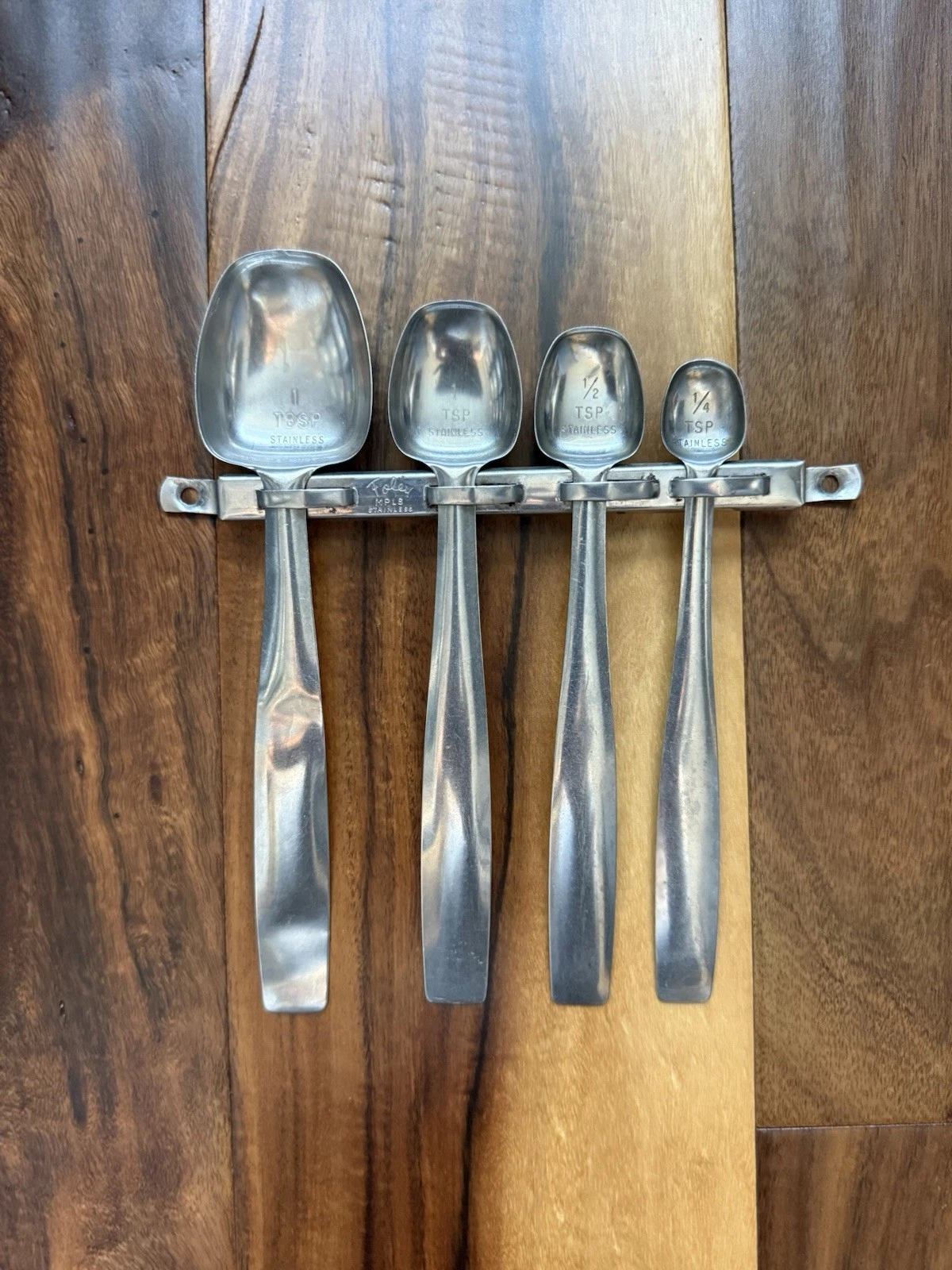 Vintage FOLEY Stainless Long Handle Nesting Measuring Spoons 4 With Wall Mount
Opens in a new window