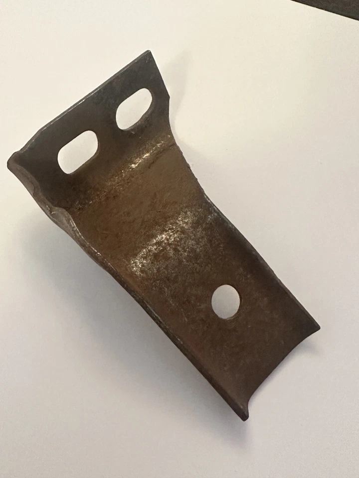 NOS? 1958-64 Chevrolet Impala Bel Air Biscayne GM LH Tail Pipe Bracket 3777913 - Image 2 of 4