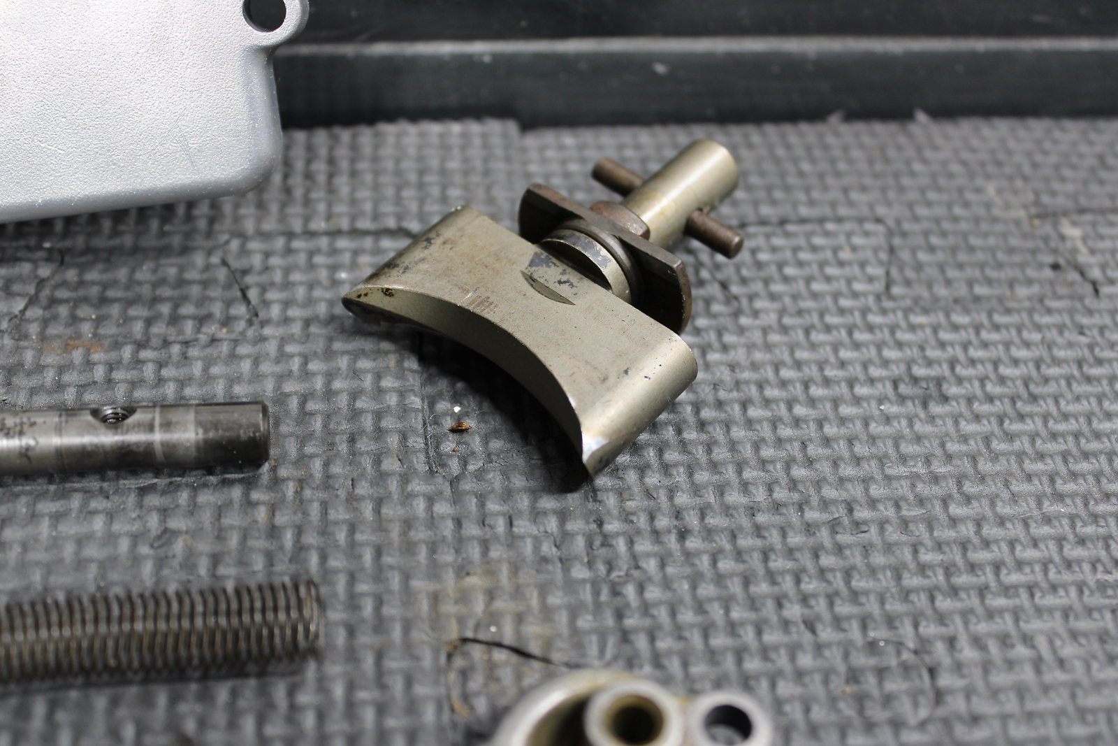 1999 YAMAHA YZ250 OEM ENGINE POWER VALVE GOVERNOR ASSEMBLY 5CU1131D00