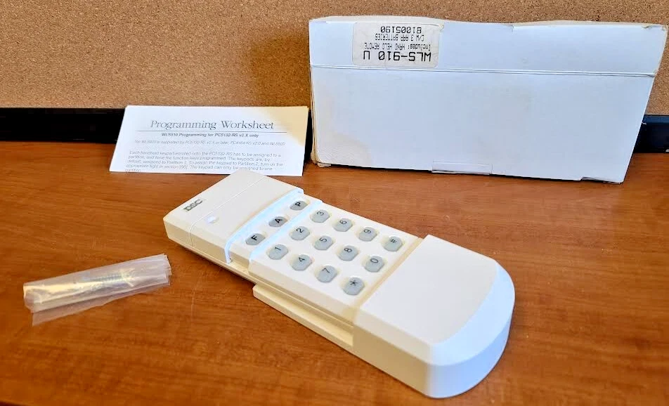 DSC Wireless Wire-Free Alarm Keypad RARE WLS-910 with Panic Buttons Fire Police - Image 2 of 4