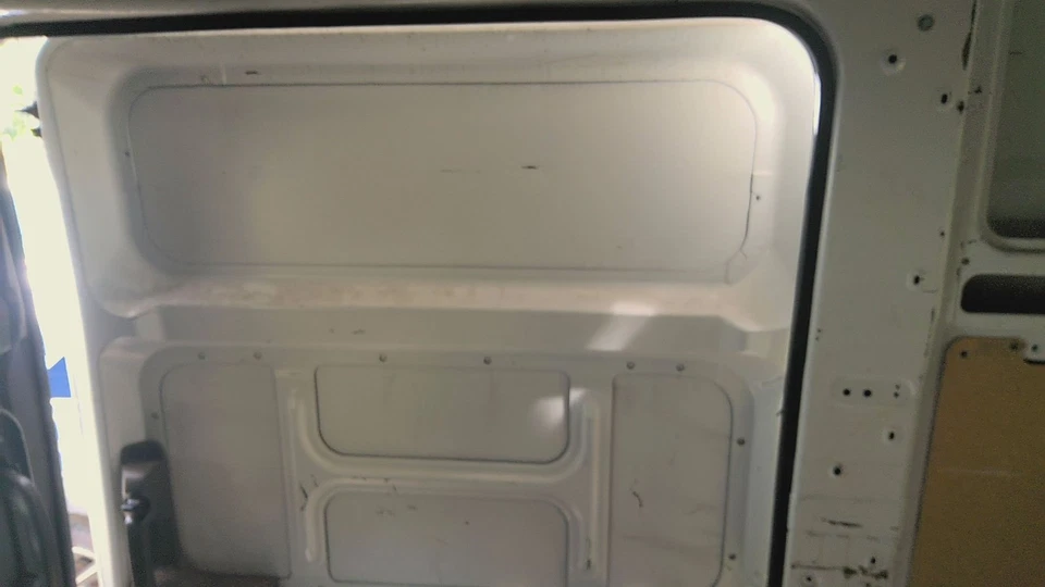 12 NISSAN NV 2500 Rear Door Passenger Side (No Shipping) - Image 4 of 4