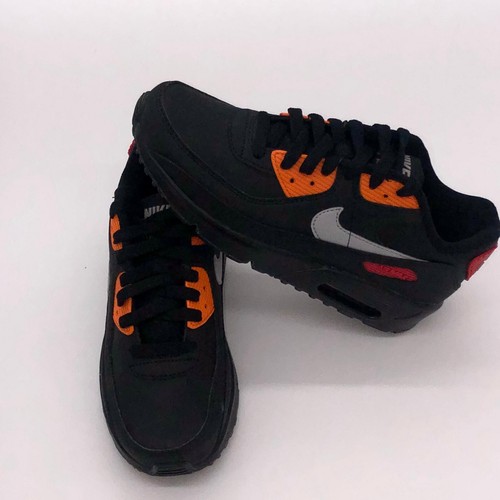 Nike Air Max 90 Size 4 Black /LT Smoke 