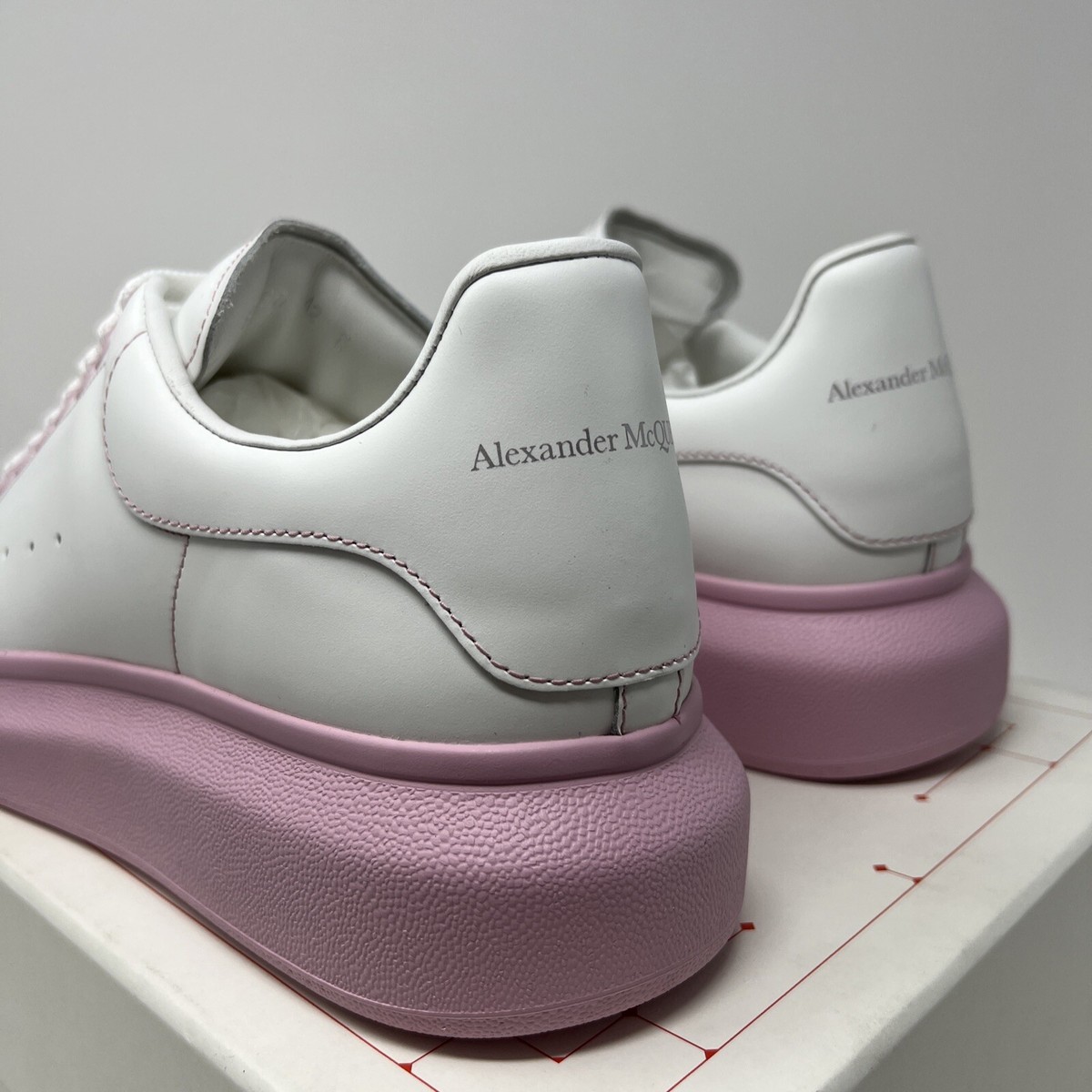 Alexander McQueen Men's Oversized Sneakers 42 EU/ 9 US White Alexander McQueen Men's Oversized Sneakers 42 EU/ 9 US White