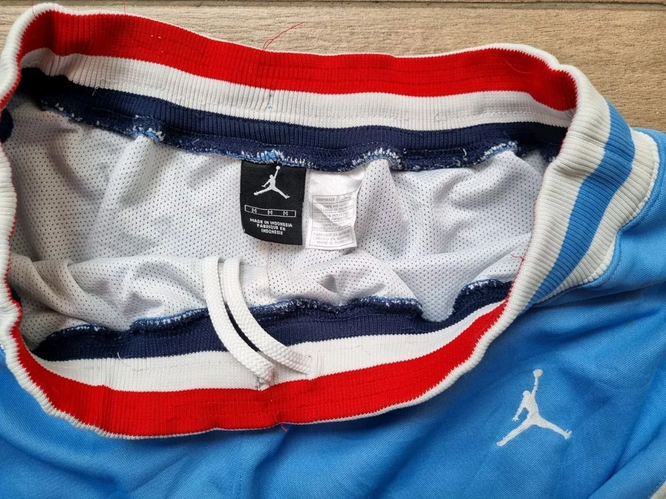 Pantalones Cortos Nike Jordan UNC Carolina del Norte Retro 1982 Tacón Alquitranado Talla Mediana Raros De Colección Foto 3 de 4