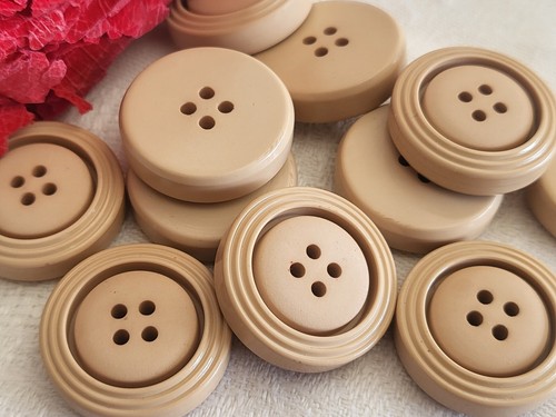 Lot De 6 Gros Boutons Vintage Marron Lisse – Diamètre 2,7 Cm – Pied épais – Réf. 435 – Occasion (France)
