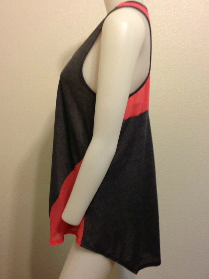 TÚNICA SIN MANGAS GRIS CORAL TRANSPARENTE GEOMÉTRICA URBAN OUTIFTTERS GASA MEDIANA Foto 3 de 4