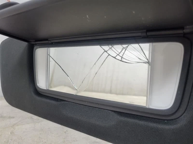 Sierra At4 Silverado 2019-2022 negro conductor parasol iluminado izquierda izquierda derecha Foto 4 de 4