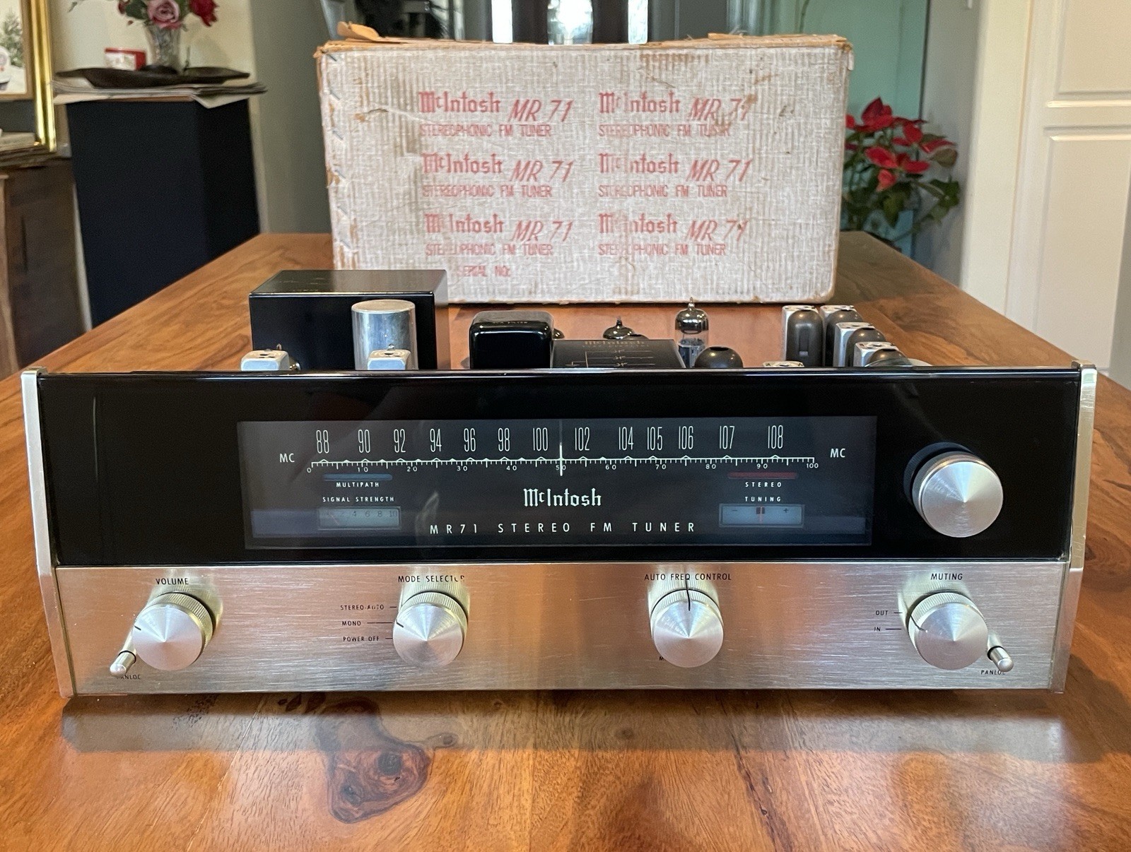 McIntosh MR71 Stereo Vacuum Tube Tuner w/ Original Box - Serviced & Working