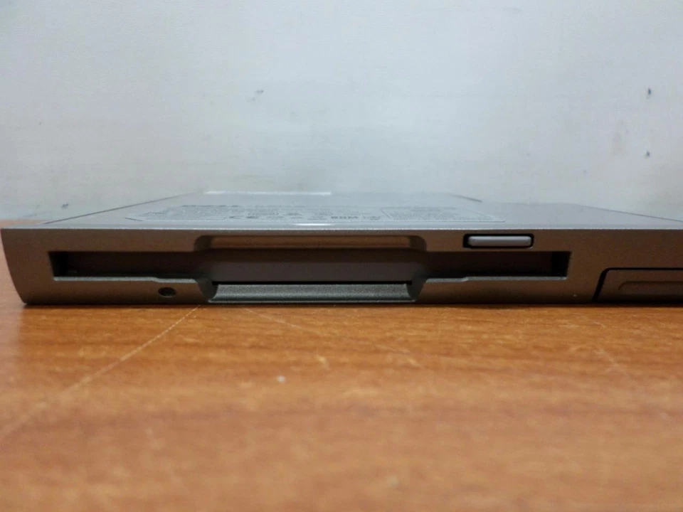 Dell Y6933 6Y185-A02 C8830 D-Series Latitude 3.5" Floppy Disk Drive - Image 3 of 4