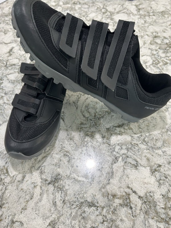 Women’s Black Pearl Izumi W All Road V5 Cycling Shoes Size 43