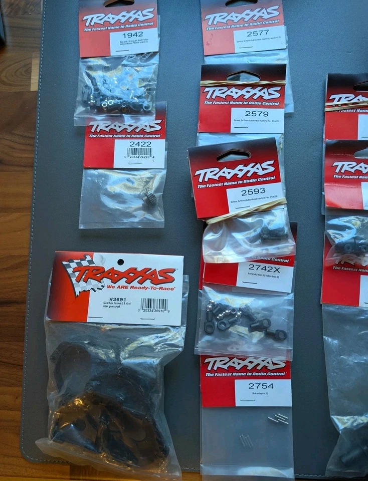  Lote Traxxas 40+ paquetes piezas RC nuevas PIEZA COMPLETA # LISTA EN DESCRIPCIÓN Foto 4 de 4