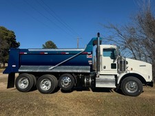 2019 KEWORTH T800 AUTOMATIC TRI AXEL DUMP TRUCK CUMMINS HRG 17'  HARDOX BED