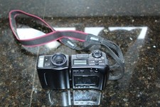 Vintage Nikon Coolpix E950 Digital Camera 7-21mm Powers Up - As Is Parts Repair