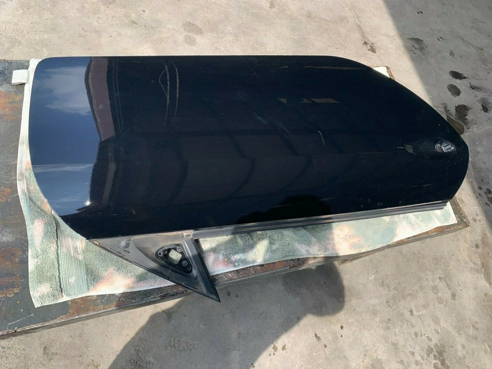 ЧЕРНЫЙ КОРПУС ПРАВОЙ ПАССАЖИРСКОЙ ДВЕРИ MERCEDES-BENZ SLK280 R171 ОТ ОРИГИНАЛЬНОГО ПРОИЗВОДИТЕЛЯ 05-11 - Изображение 2 из 4