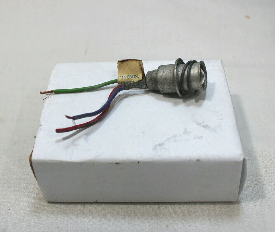 Mercury Park Lane Fomoco 1966 toma de luz de cortesía y cables tablero Foto 4 de 4