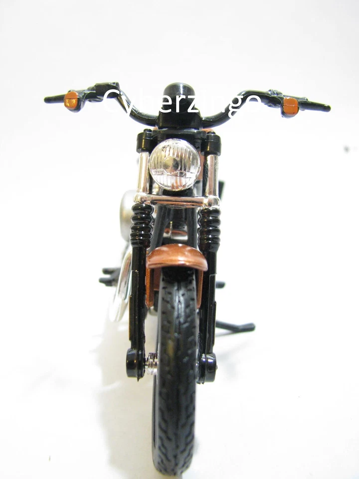 Harley Davidson 2007 XL 1200N Nightster escala 1:18 modelo de motocicleta Maisto Foto 4 de 4