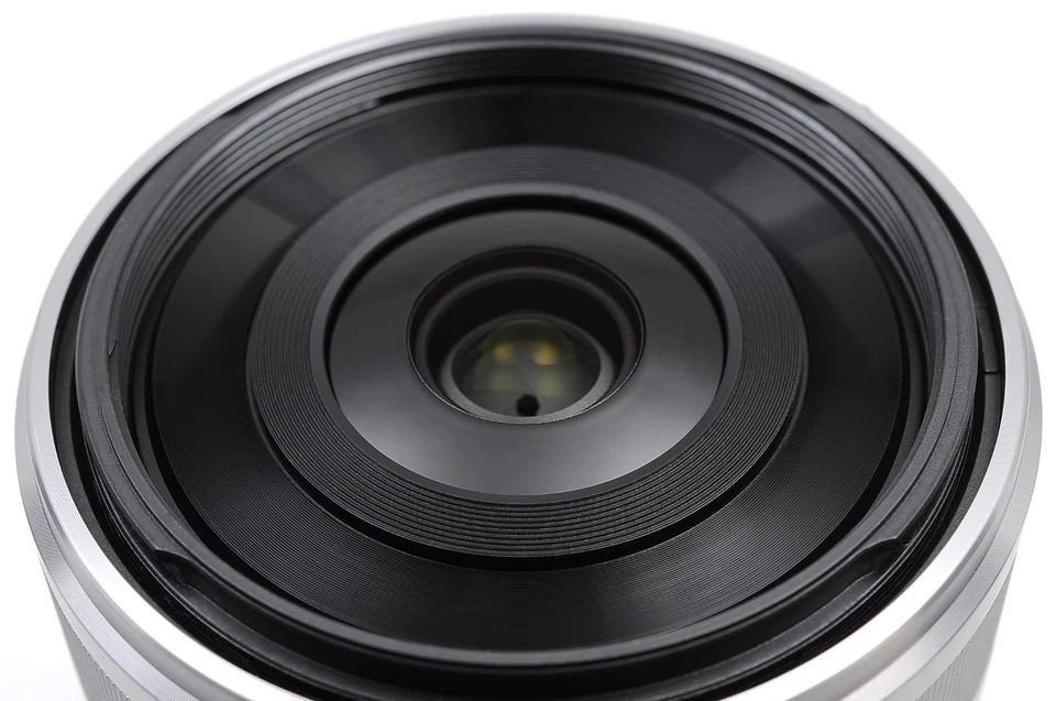 Sony E 30mm F/3.5 Macro Lens for E Mount SEL30M35 Original Box -Near Mint- - Image 2 of 4