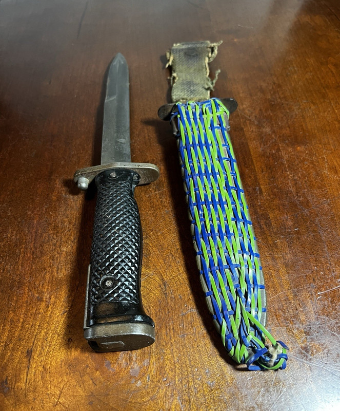 Vtg Imperial 60’s or 70’s US Army M5 Bayonet for a M1 Garand Rifle w/sheath.