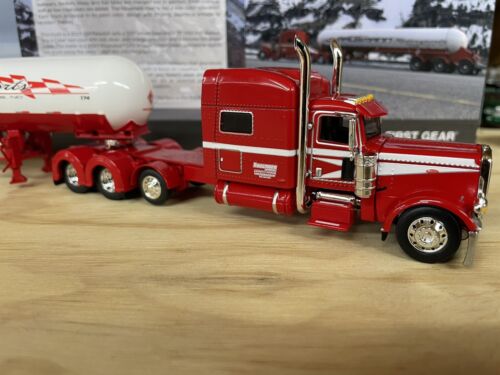 Dcp Hausmann Motorsports Peterbilt 389 LPG Tanker 1/64 Tractor Trailer - Picture 5 of 7