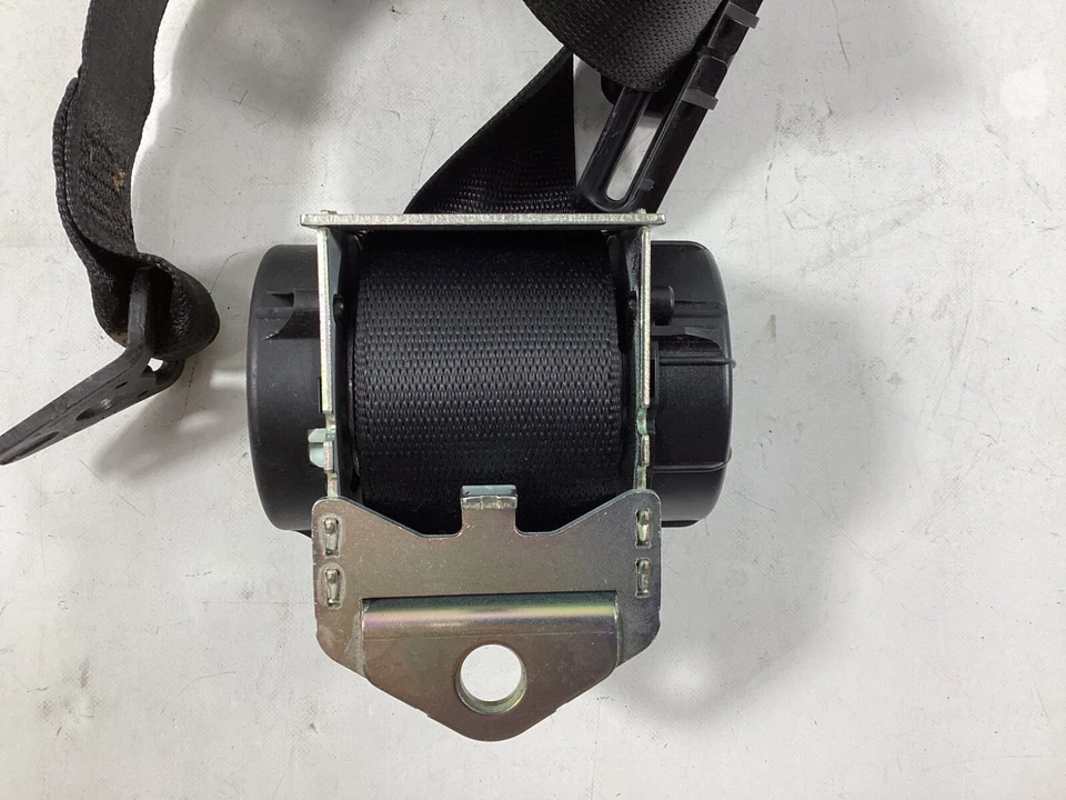 BMW 328i 328i xDrive 2009-2011 retractor de cinturón de seguridad central trasero 606094800D OEM. Foto 2 de 4