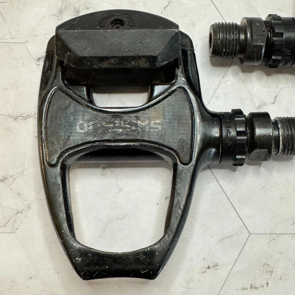 Juego de pedales de bicicleta de carreras de carretera Shimano PD-R540 SPD-SL negro sin clip buen estado Foto 4 de 4