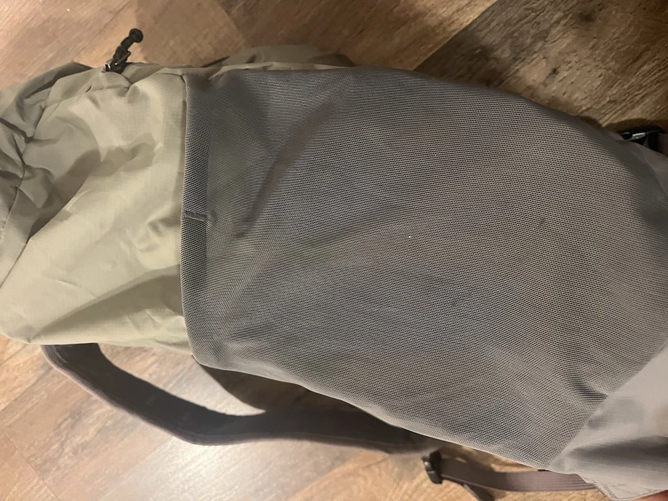 Сумка с короткими ручками Patagonia LWT серая рюкзак 2 в 1 упаковываемая - Изображение 4 из 4