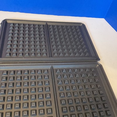 Set of 2 Vintage Broil King Hurry Hot Model 785 Replacement Belgian Waffle Grids