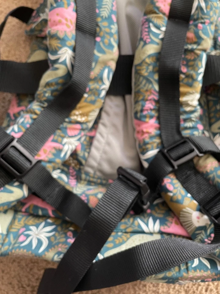 Portabebés Tula Explore Mesh Land Before | Ergonómico Transpirable Ajustable Foto 4 de 4