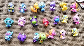 Lot Of 21 Hatchimals Colleggtibles , 25 Lg Egg Character Cards, 24 Small