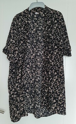 H&M DIVIDED BLACK DITSY FLORAL SHORT SLEEVE OPEN