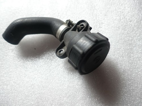 BMW K 100 RS Bj. 89 Kühlerstutzen Einfüllstutzen Stutzen Kühler Cooler