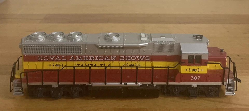(1) RARE Vintage Con-Cor HO Scale Royal American Shows #307 Locomotive - Image 3 of 4
