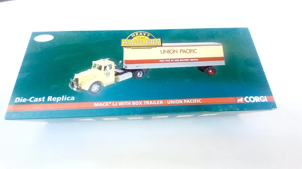 1/50 (1/48) Corgi 50712 1947 Mack LJ Fruehauf Union Pacific RailRoad truck - Image 2 of 4