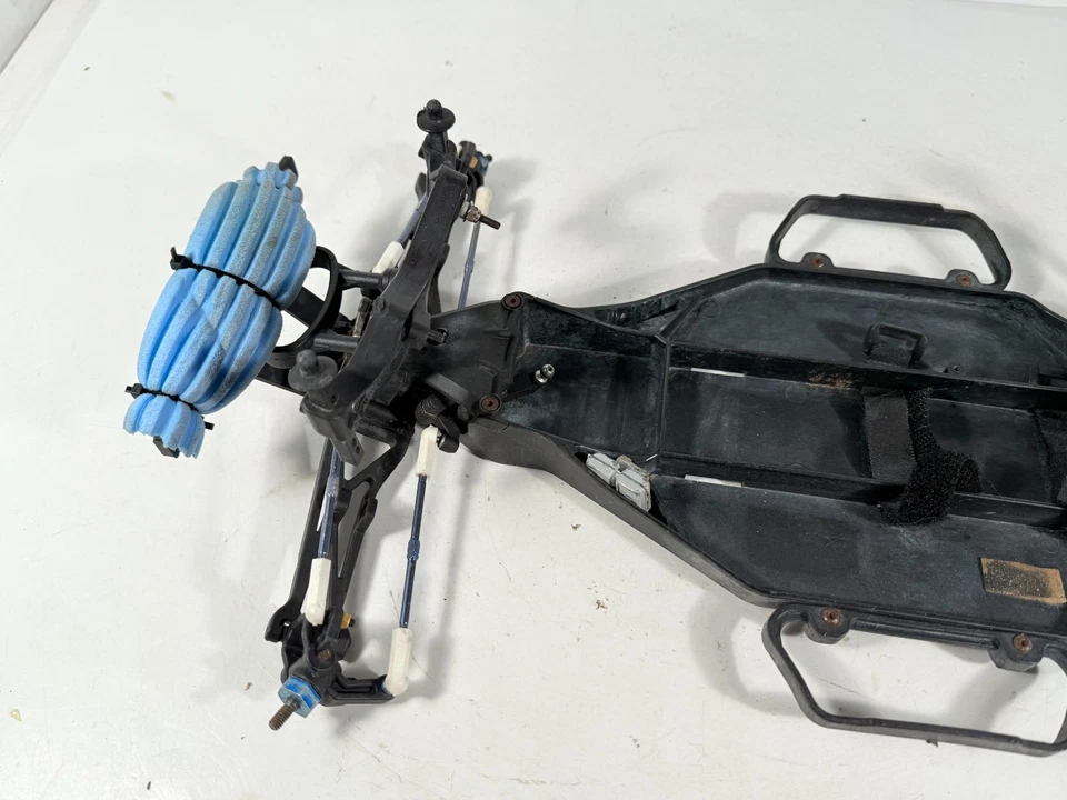 Used Vintage Team Associated SC10 2wd 1/10 Short Course Truck Slider Parts Chas - Image 4 of 4