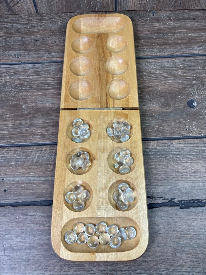 Disney CLUB PENGUIN MANCALA Juego de Mesa Madera con 44 Piedras Transparentes 2009 Foto 2 de 4