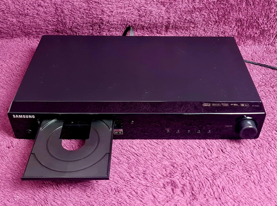 Samsung 5.1 Ht-TZ222 Cinema Surround Sound System mit Subwoofer - Bild 2 von 4