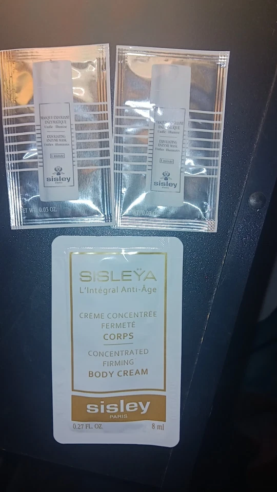 Nuevo paquete de 9 piezas de tamaño de viaje Sisley Foto 3 de 4