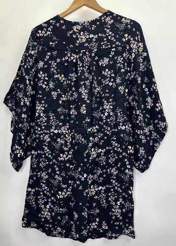 Mini vestido túnica para mujer VICI floral con cuello en V abotonada talla mediana nuevo sin etiquetas - Imagen 9 de 9
