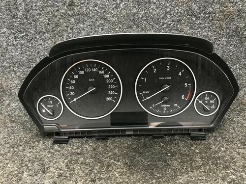 BMW 3er F30 F31 LCI 320D Tacho Kombiinstrument Cluster 9382174 111tKm