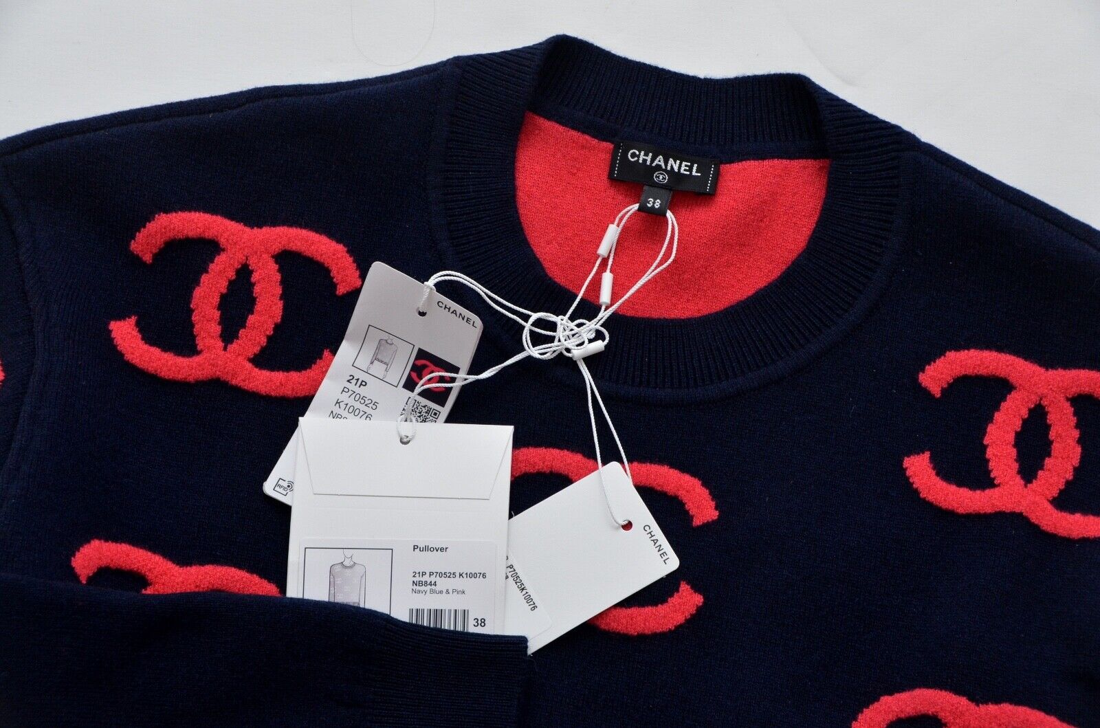 CHANEL CC Logo Pullover Sweater Size 38 New With Tags