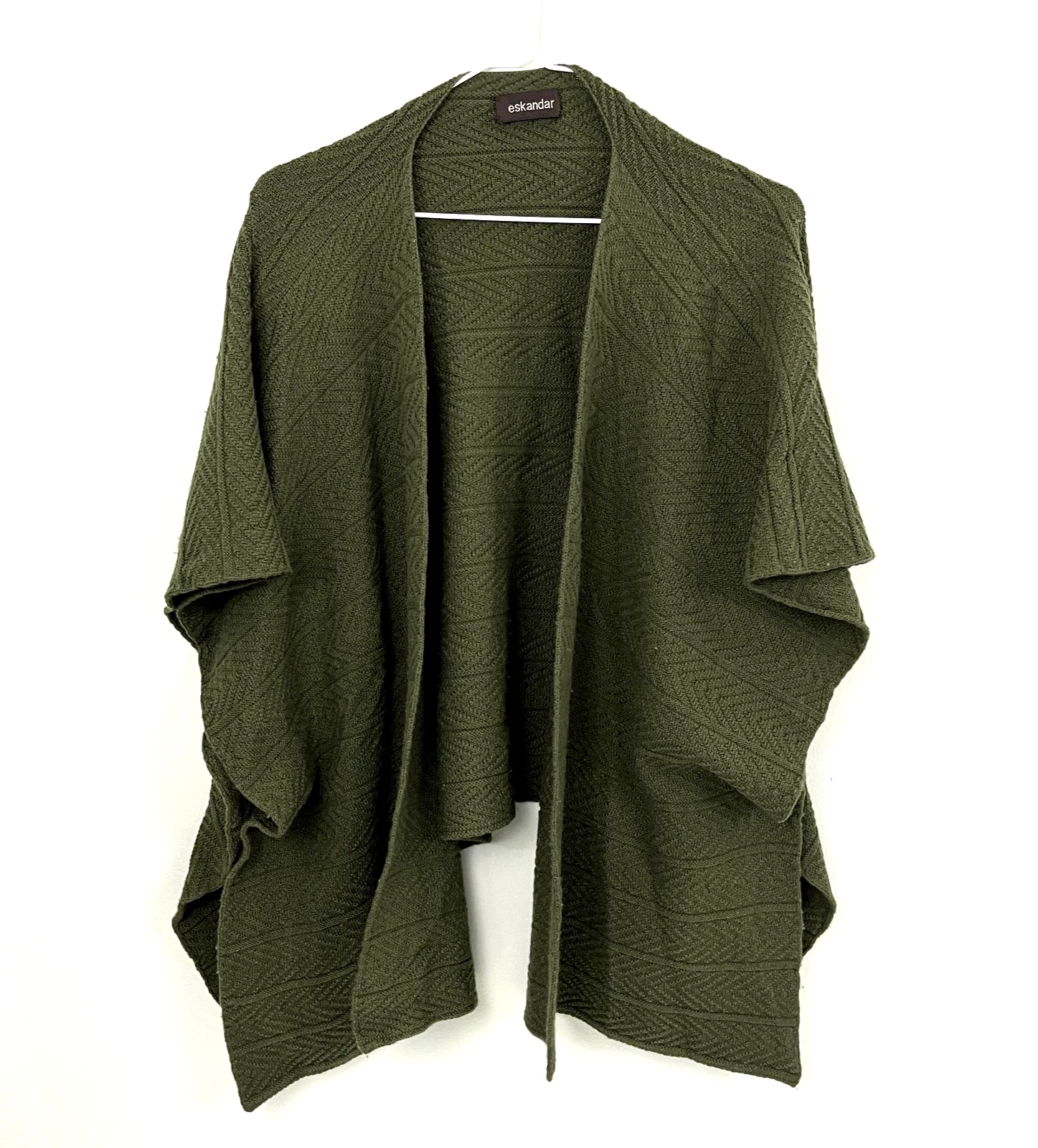 Eskandar Poncho Kimono Sweater Womens OS Boxy Green 100% Merino Wool Lagenlook
Opens in a new window