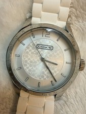 Наручные часы Coach Women's Quartz Analog