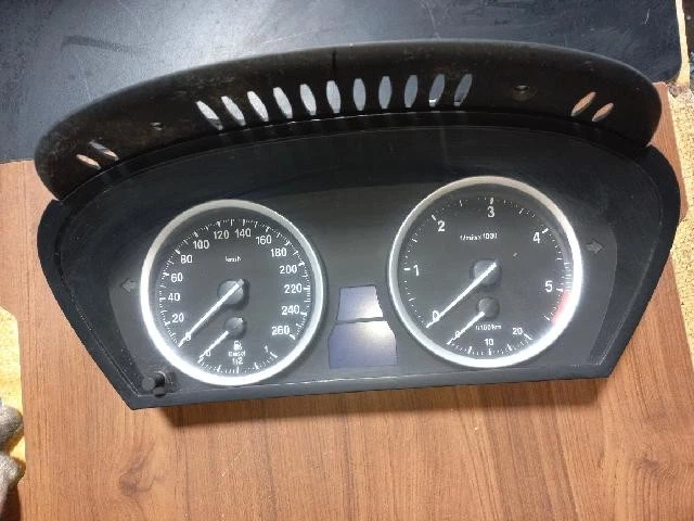 2009 宝马 X6 仪表组 — 第 2/4 张图片