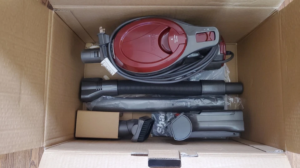 Shark Rocket True Pet Vacuum Cleaner Genuine With Box and Accessories - Image 2 of 4
