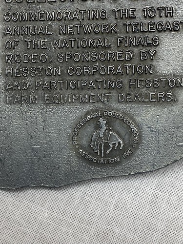 1983 Hesston Rodeo Belt Buckle Bronc Bull Riding Cowboy Vintage National Finals - Picture 4 of 5