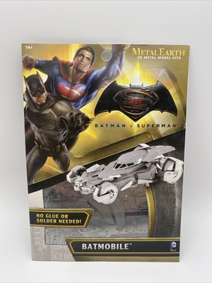Batman V Superman Batmobil Metall Erde 3D lasergeschnittener Stahl Modellbausatz