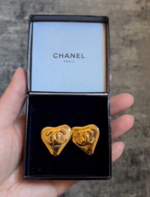 Chanel vintage 93P 24k gold plated heart clip on earrings Chanel vintage 93P 24k gold plated heart clip on earrings