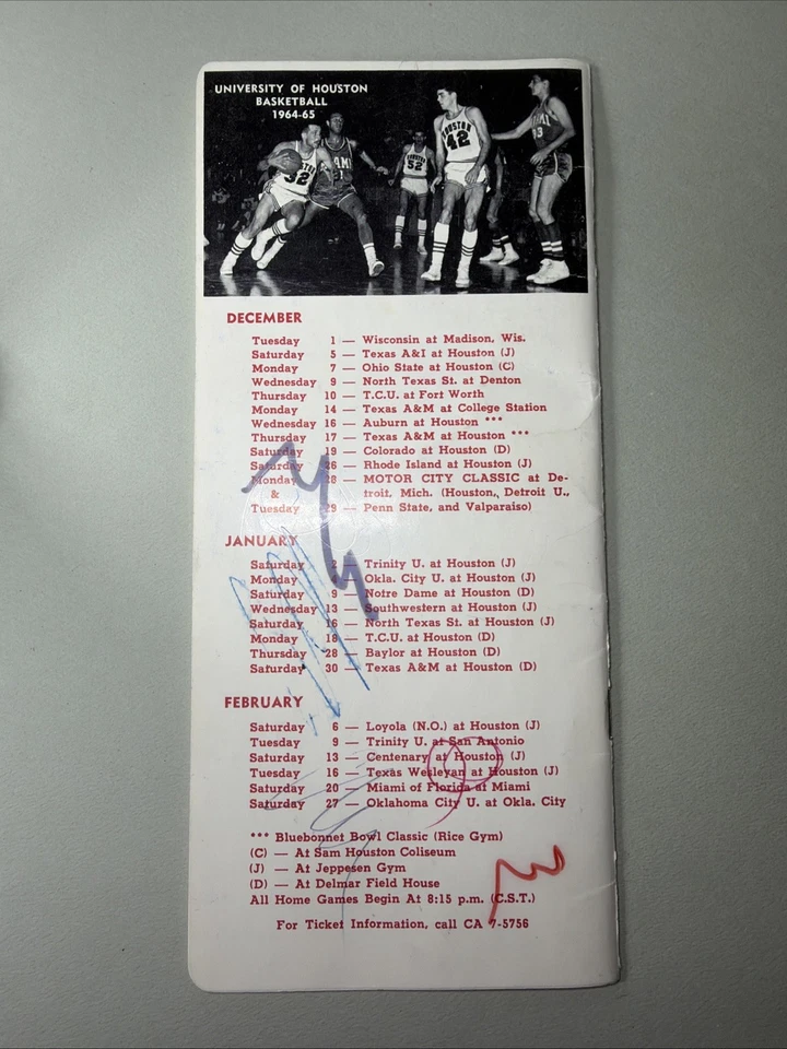 1965-66 HOUSTON COUGARS BASKETBALL MEDIA GUIDE Yearbook ELVIN HAYES Program 1966 - Image 2 of 4